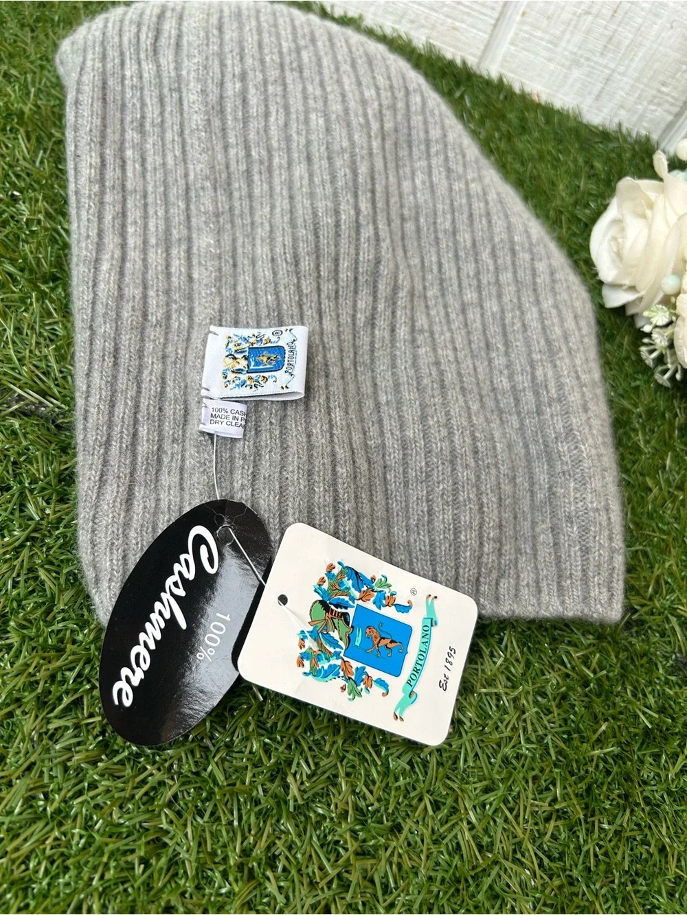 Portolano 100% Cashmere Hats for unisex /new in Light Grey $ 155